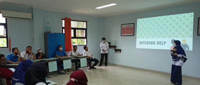 SMAN Sumatera Selatan Motivasi Guru dan Pegawai melalui English Training Program